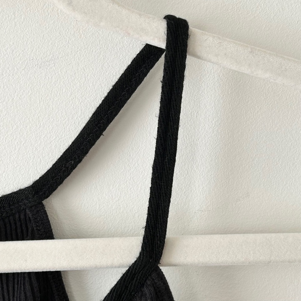 GENER R A Black Ribbed Halter Tank Top - Picture 7 of 12